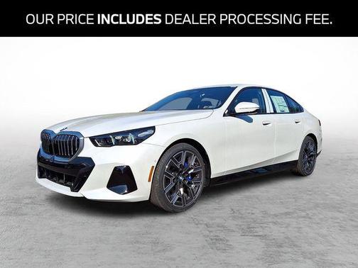 Mineral White Metallic 2026 BMW 530 i xDrive