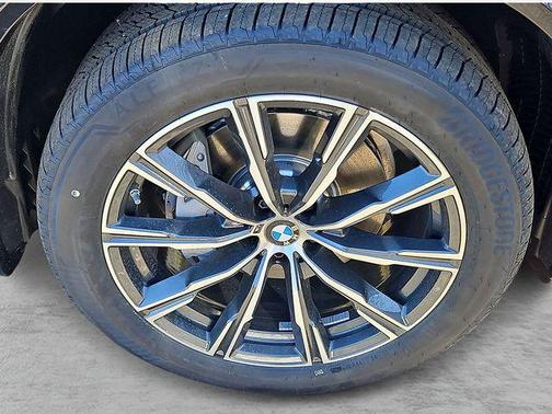 Black Sapphire Metallic 2026 BMW X5 xDrive40i