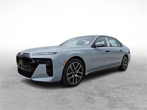 2025 BMW 750e i xDrive