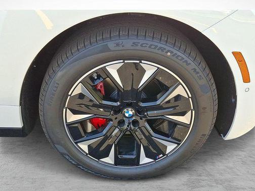 Mineral White Metallic 2026 BMW iX xDrive45