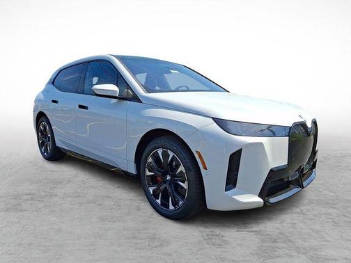 Mineral White Metallic 2026 BMW iX xDrive45