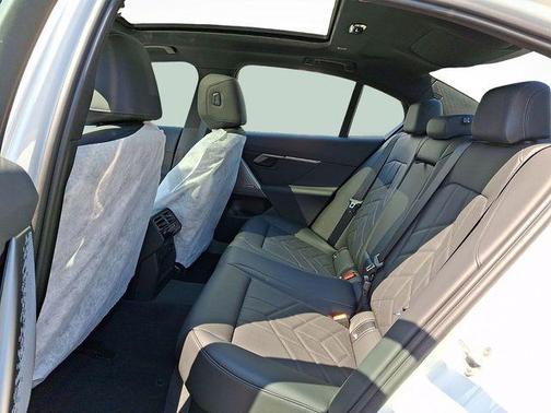 2026 BMW 530 i xDrive