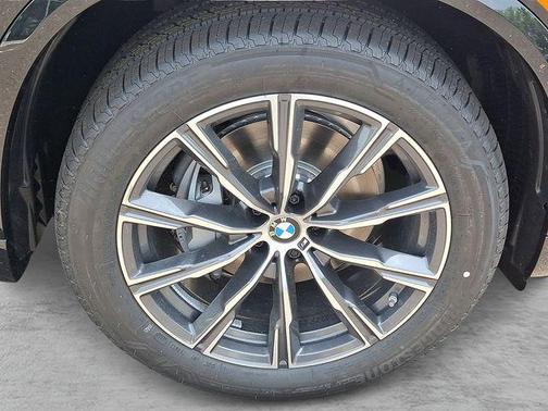 Black Sapphire Metallic 2026 BMW X5 xDrive40i