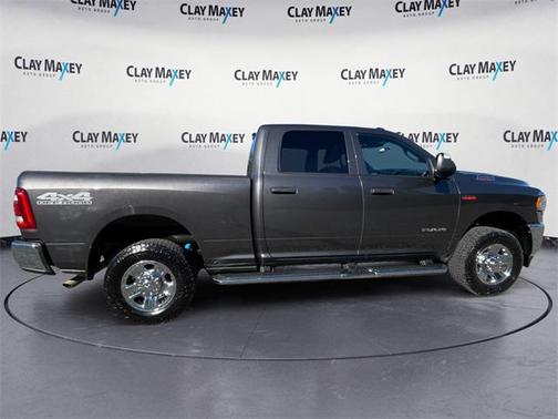 2022 RAM 2500 Tradesman Crew Cab 4x4 6'4' Box