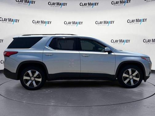 Silver Ice Metallic 2019 Chevrolet Traverse LT Leather