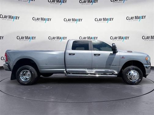 2024 RAM 3500 Big Horn Crew Cab 4x4 8' Box