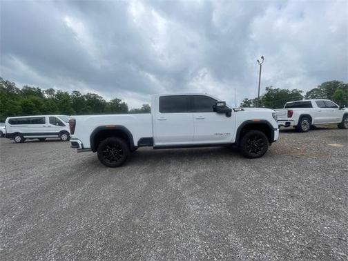 2025 GMC Sierra 2500 AT4