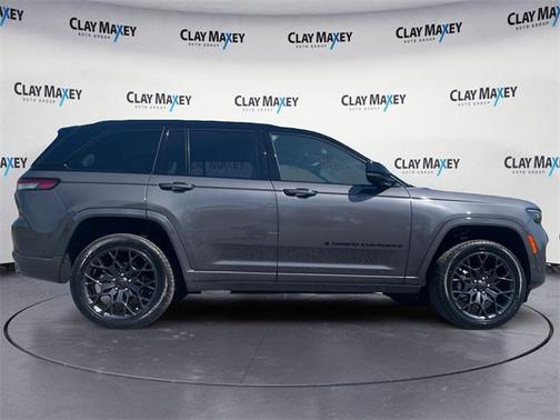 2025 Jeep Grand Cherokee Summit