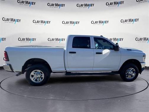 2026 RAM 2500 Tradesman Crew Cab 4x4 6'4' Box