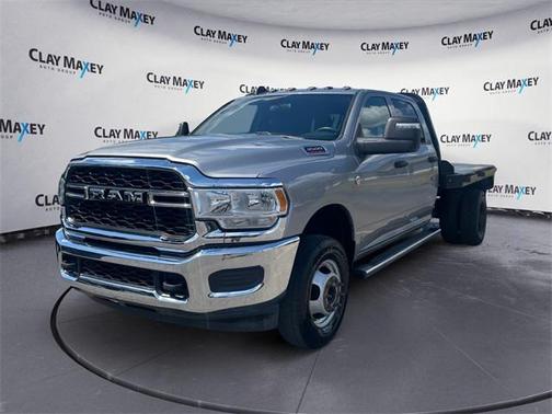 2023 RAM 3500 Tradesman Crew Cab 4x4 8' Box