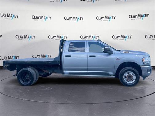 2023 RAM 3500 Tradesman Crew Cab 4x4 8' Box