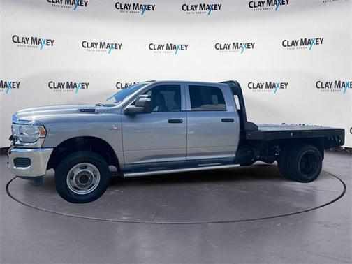 2023 RAM 3500 Tradesman Crew Cab 4x4 8' Box