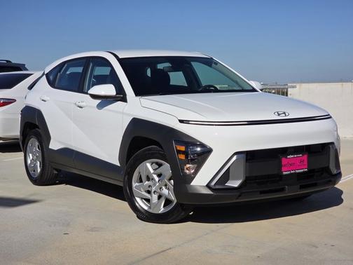 2025 Hyundai KONA SE