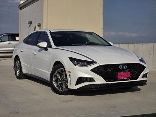 2022 Hyundai SONATA SEL