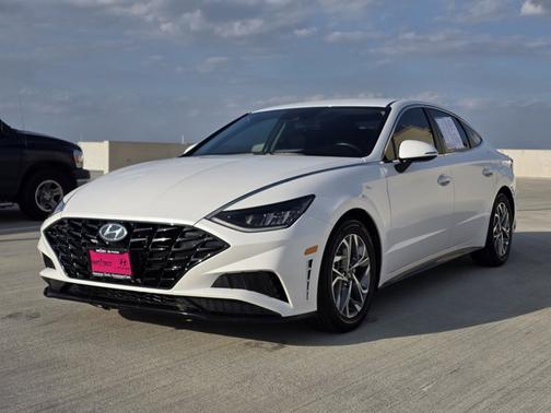 2022 Hyundai SONATA SEL