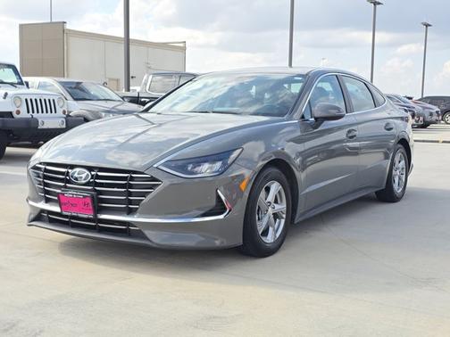 2022 Hyundai SONATA SE