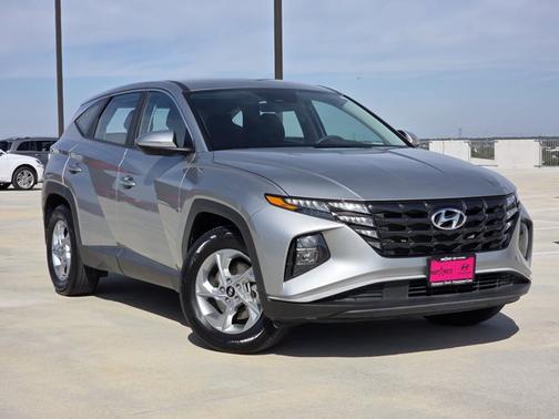 2022 Hyundai TUCSON SE