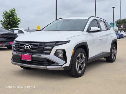 White 2025 Hyundai TUCSON SEL