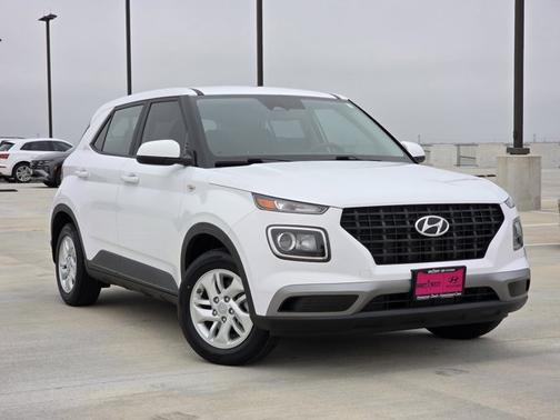 2023 Hyundai VENUE SE