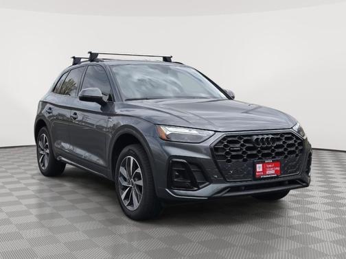 Daytona Gray Pearl Effect 2024 Audi Q5 45 S line Premium