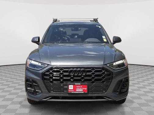 Daytona Gray Pearl Effect 2024 Audi Q5 45 S line Premium