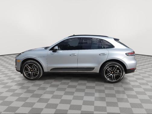 Dolomite Silver Metallic 2021 Porsche Macan Macan