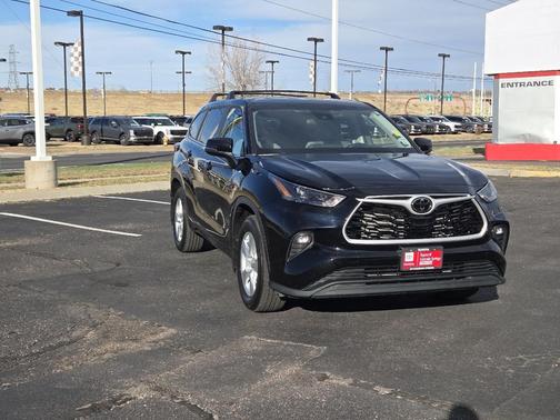 2023 Toyota Highlander LE