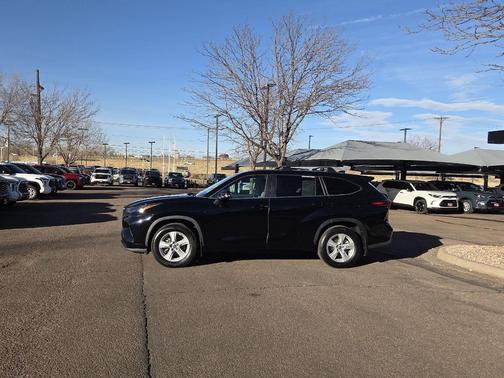 2023 Toyota Highlander LE