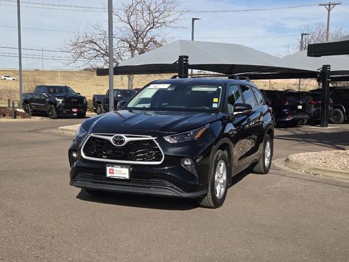 2023 Toyota Highlander LE