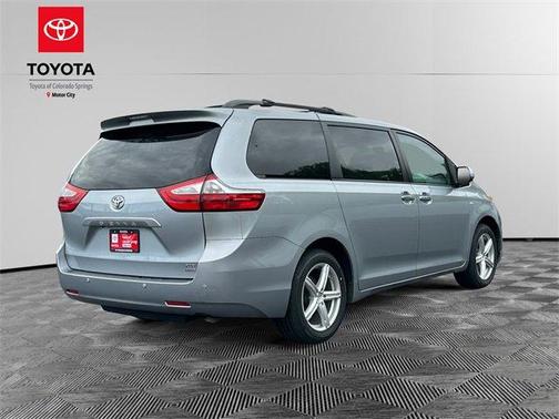 2016 Toyota Sienna XLE Premium