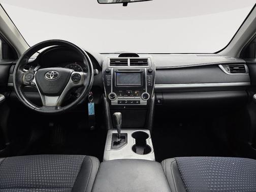 Magnetic Gray Metallic 2014 Toyota Camry SE