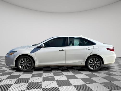 2016 Toyota Camry XLE