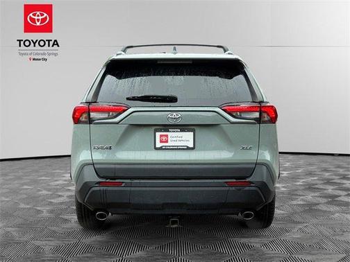 2022 Toyota RAV4 XLE