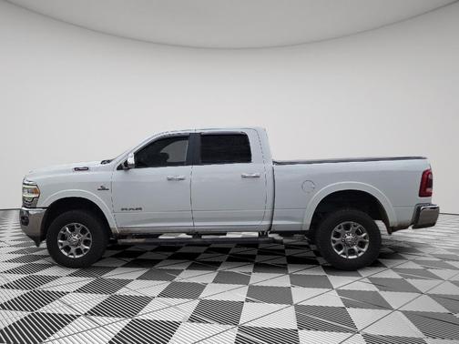 2022 RAM 2500 Laramie Crew Cab 4x4 6'4' Box