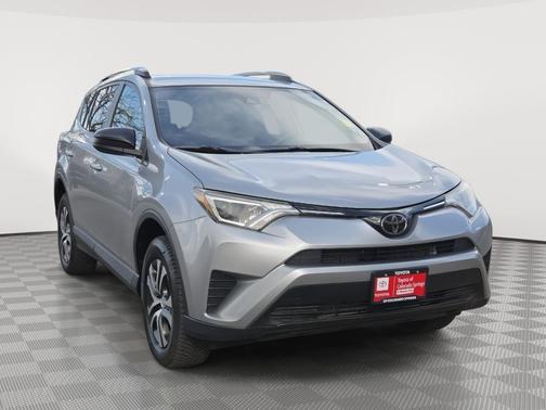 Silver Sky Metallic 2018 Toyota RAV4 LE