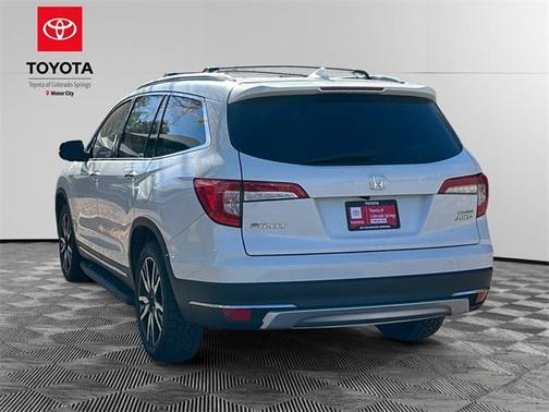 2022 Honda Pilot Touring 8-Passenger