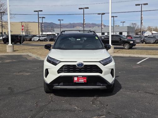 2022 Toyota RAV4 Hybrid SE