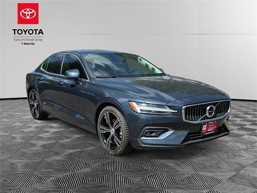 2022 Volvo S60 B5 Inscription
