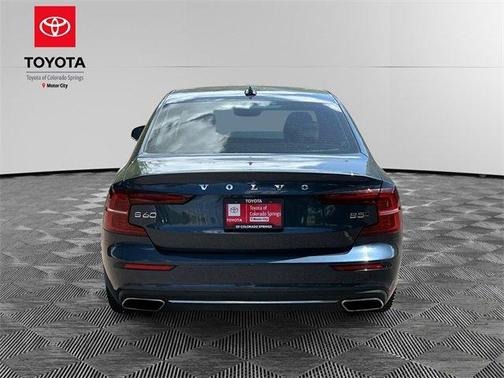 2022 Volvo S60 B5 Inscription
