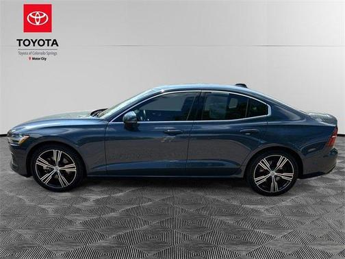 2022 Volvo S60 B5 Inscription