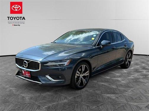 2022 Volvo S60 B5 Inscription