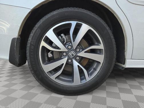 Platinum White Pearl 2022 Honda Odyssey Touring