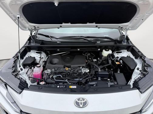 Wind Chill Pearl w/Midnight Black Metallic Roof 2026 Toyota RAV4 SE