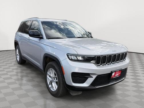 Silver Zynith 2025 Jeep Grand Cherokee Laredo
