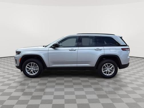 Silver Zynith 2025 Jeep Grand Cherokee Laredo
