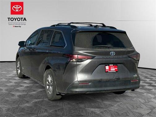 2021 Toyota Sienna LE
