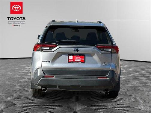 2024 Toyota RAV4 Hybrid XLE