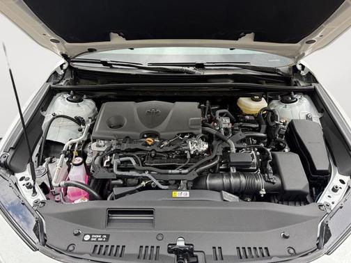 Ice Cap 2026 Toyota Camry SE