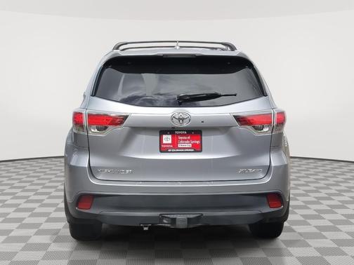Silver Sky Metallic 2014 Toyota Highlander XLE