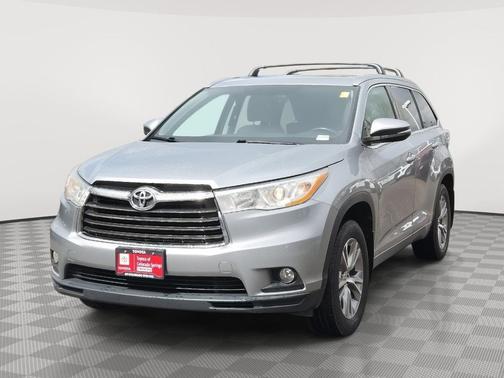Silver Sky Metallic 2014 Toyota Highlander XLE